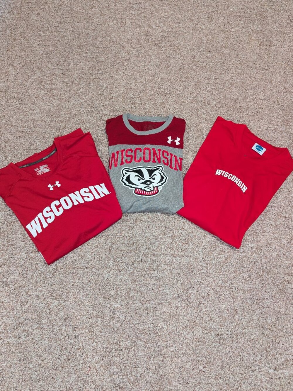 Lot of (3) Wisconsin Badgers Long-Sleeve Shirts, Under Armour-NCAA